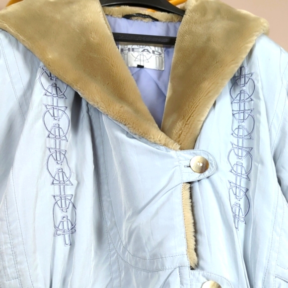 RARE! Vintage silver HEAD embroidered winter jacket with faux fur trim - Picture 7 of 15